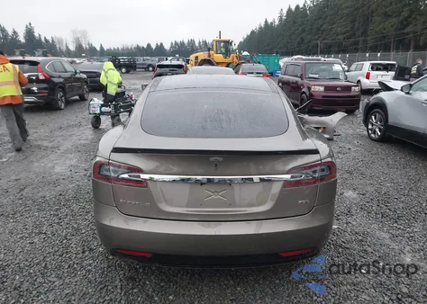 2016 Tesla Model S 60D/70D/75D/85D/90D z USA, uszkodzony, nr VIN 5YJSA1E22GF144456
